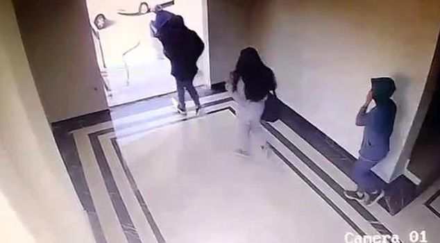 Three women, a crime machine that traveled from city to city stealing from houses, have been caught.