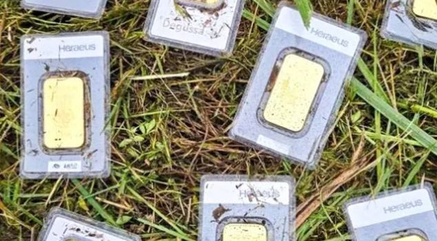 Сотрудник муниципалитета нашел слитки золота! Если не найдется владелец, будет распределено среди народа.