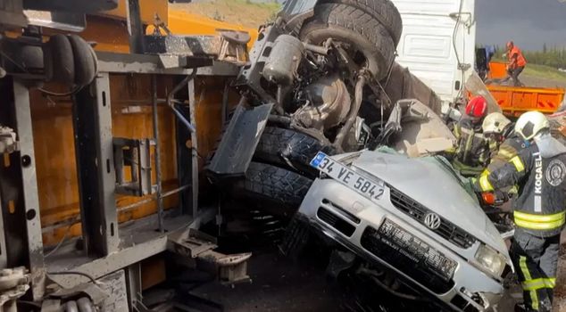 Chain collision on the TEM highway: 4 vehicles collided, traffic towards Ankara has been closed.