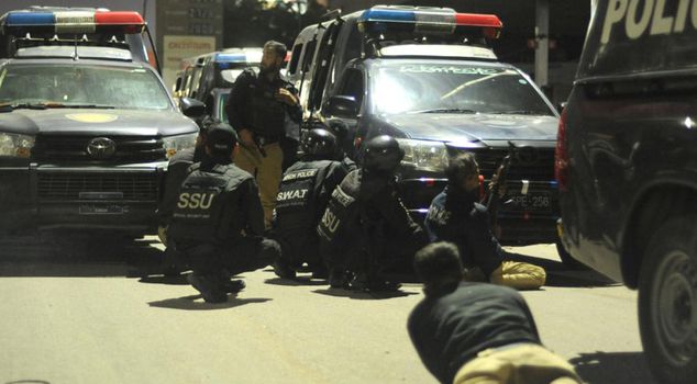 Five people were killed in a bomb attack on a police station in Pakistan.