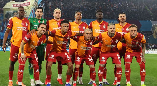Abdülkerim Bardakcı received a red card at the end of the Trabzonspor match.