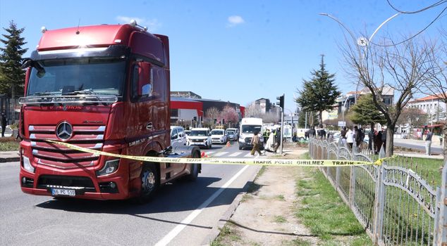 A pedestrian was killed in Yozgat after being hit by a truck.