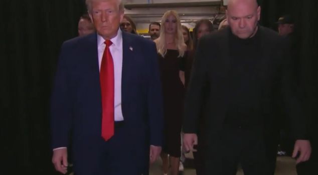 Пока мирная конференция рушится, посмотрите, где был замечен Трамп.