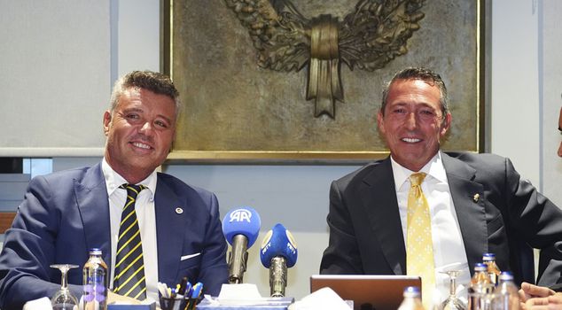 Ali Koç and Sadettin Saran shook hands: Signatures are being signed at Fenerbahçe.