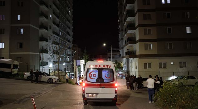 In Izmir, 28 students were hospitalized on suspicion of food poisoning.