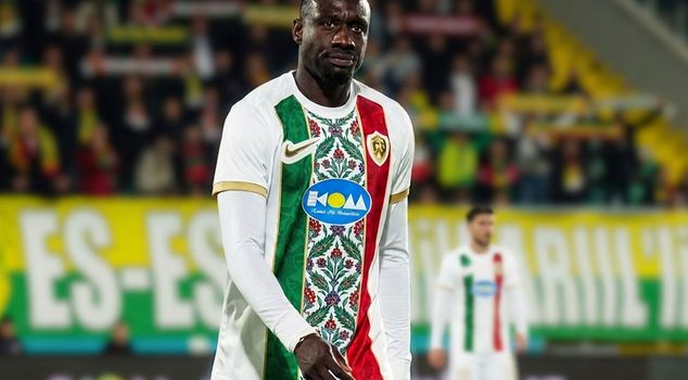 Amedspor, fighting for promotion to the Super League, receives a major shock.