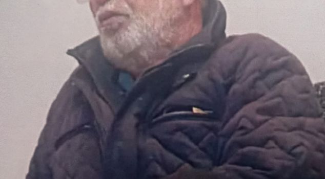 Он выстрелил 24 раза в дверь дома, убив своего бывшего тестя.