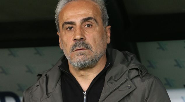 شهد نادي ساكارياسبور، الذي أكد هبوطه، أول مغادرة.