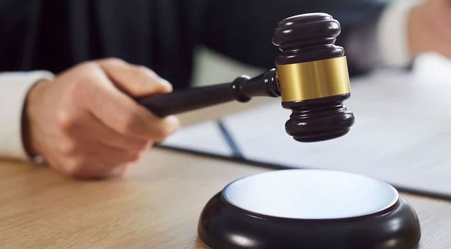 شكوى المختار الجديد أحرقت رأس المختار القديم: خسر الانتخابات، واختفى الكمبيوتر.