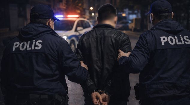 منشور مثير للقلق في سيفاس: تم القبض على مشتبه به يبلغ من العمر 17 عامًا قبل أن يتمكن من التحرك