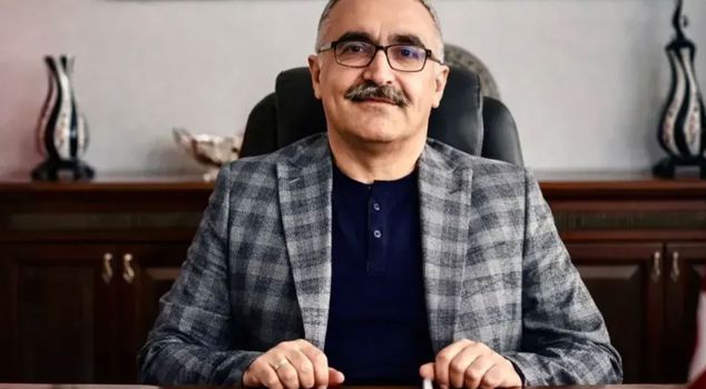تم احتجاز رئيس بلدية إسنيورت السابق ويسل تاي بسبب مشاركة متعلقة بهجوم على مدرسة.
