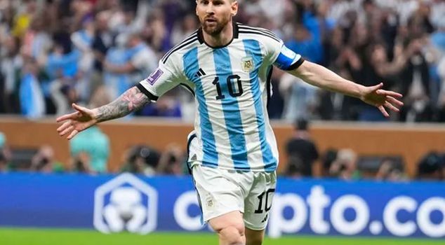 ليونيل ميسي، اشترى نادٍ من إسبانيا