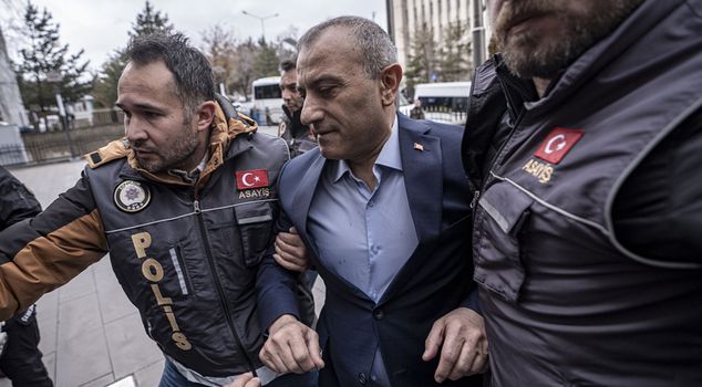 The first words of the detained former governor Tuncay Sonel: I am the governor of the state, I will not give a statement at the police station.