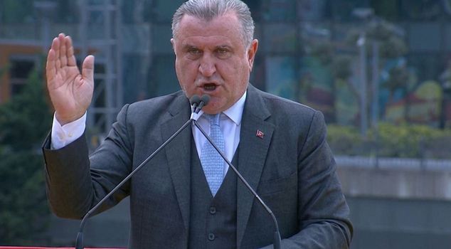 Министр Осман Ашкын Бак выступил на церемонии закладки фундамента гигантского комплекса: Для чемпиона «Джим-Бом»...