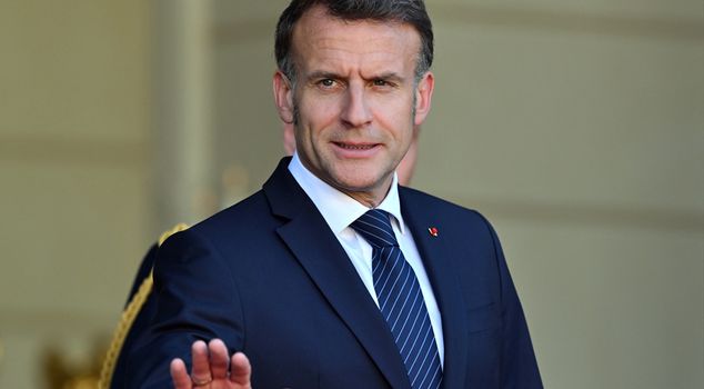 Президент Франции Макрон уходит из политики