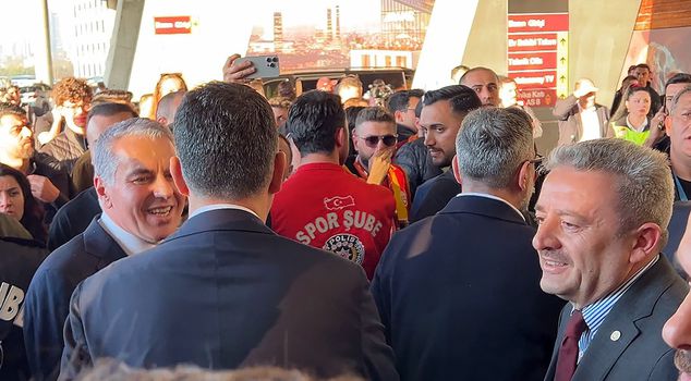 Руководство «Галатасарая» протянуло оливковую ветвь «Фенербахче».