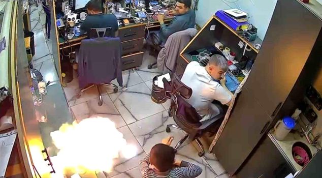 The mobile phone plugged into the charger at the repair shop caught fire