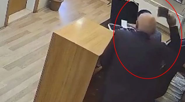 Ужас на камере в муниципалитете! Ранен в голову