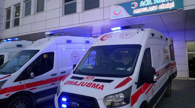 A man who killed his wife with a pump-action shotgun in Çanakkale has committed suicide.