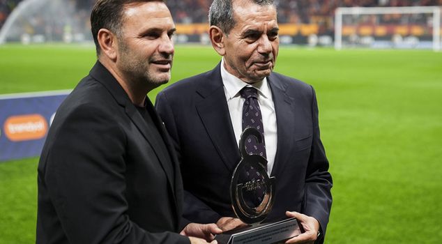 Galatasaray made a flashy post as soon as Tedesco was sent off.