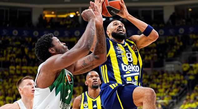 Fenerbahçe took a 1-0 lead in the Euroleague playoff series.