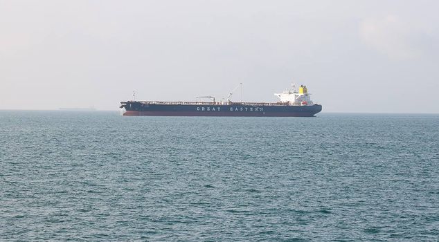 A first since the war began! LNG tanker passed through the Strait of Hormuz.