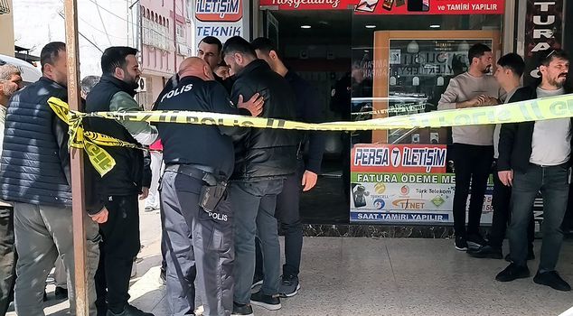 The suspects who killed the phone repairman destroyed the evidence by burning it.