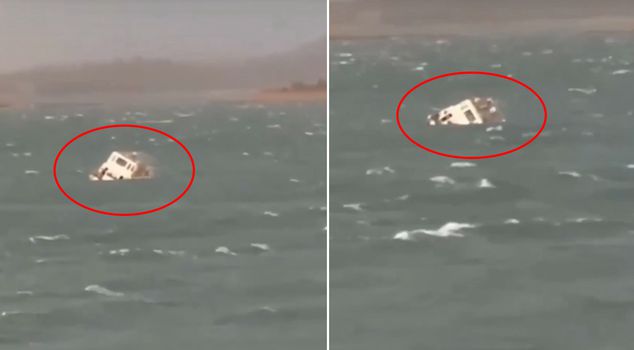 Tour boat capsizes in India! 9 people lose their lives