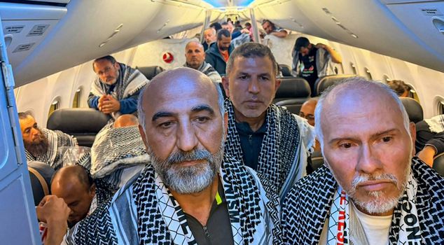 Израильские задержанные активисты рассказали о пережитом: они превратили корабль в тюрьму