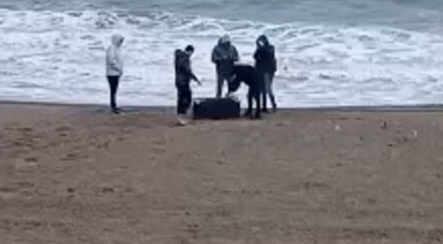 21.5 kg of drugs found in a bag washed ashore in Sakarya