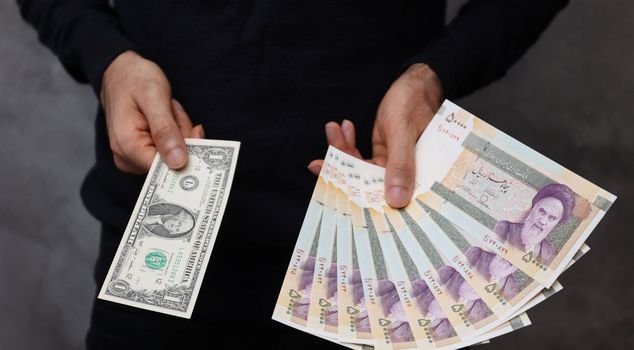 Iran's currency continues to melt! It hits a historic low against the dollar.