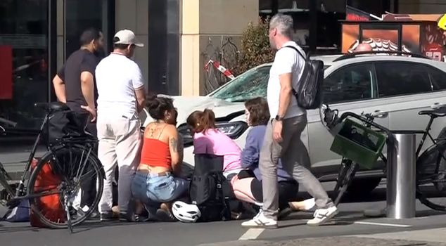 A vehicle plowed into pedestrians in Leipzig, Germany: 2 dead, 8 injured