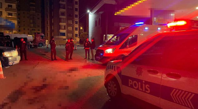 В Кайсери драка с ножами на автозаправочной станции: 1 погибший, 2 раненых