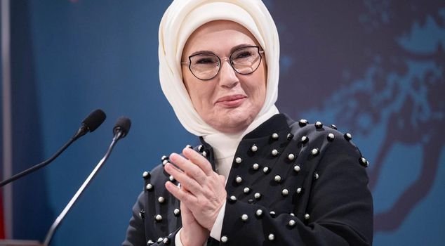 Эмине Эрдоган отправила поздравление с Днём матери