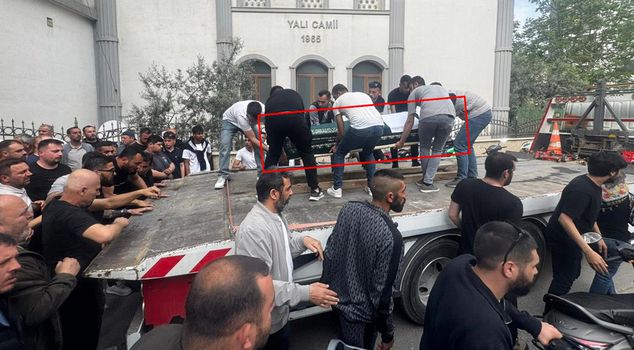 The body of the tradesman, who died in a loud argument, was carried on a trailer.