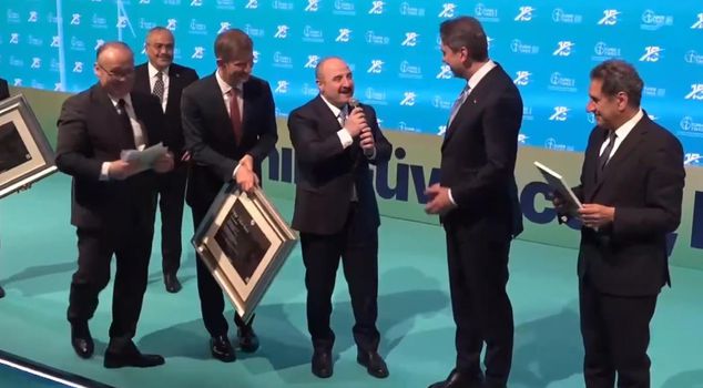 Mustafa Varank's 'Deer' joke stole the show at the ceremony