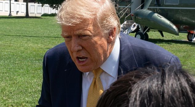 The reporter's question infuriated Trump: Fool, you are not smart