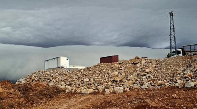 It is rare in the world! An extraordinary scene in the sky in Çanakkale