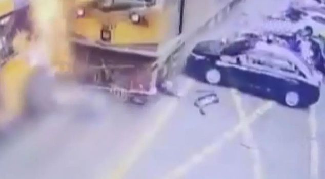 Level crossing disaster in Thailand: 8 dead