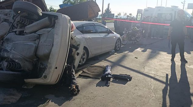 In Zonguldak, a swerving car ran over siblings sitting on a bench.