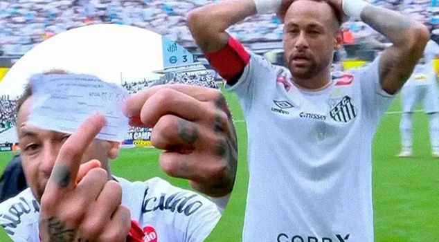 Historical scandal! The referees forcibly removed Neymar from the game.