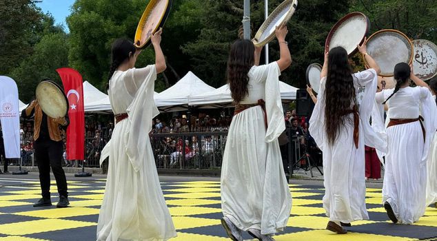 في دياربكر، تم الاحتفال بـ 19 مايو بموسيقى الإربان والكردية