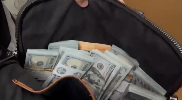 The so-called 'black box' Bülent Karakaş was caught fleeing with suitcases.
