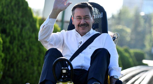 Look where he wants to be buried! Here is Melih Gökçek's will.