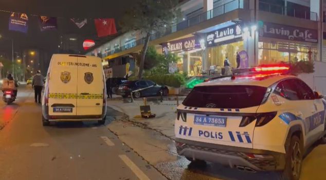 The suspect who shot up a cafe in Beylikdüzü has fled.