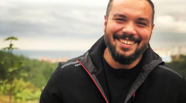 The 37-year-old neurosurgeon who fell ill at home could not be saved.
