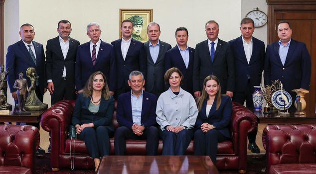 CHP metropolitan mayors requested an extraordinary congress within 45 days.