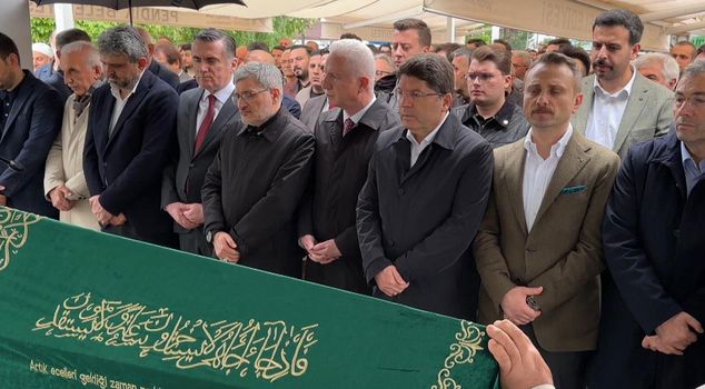 تم توديع والد زوجة وزير العدل السابق تونغ في رحلته الأخيرة