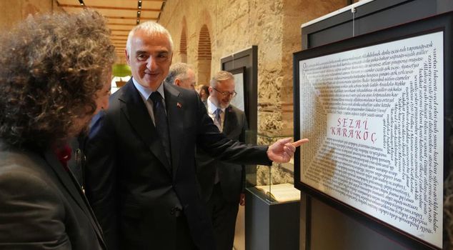 The secret archive of Sezai Karakoç has emerged for the first time.