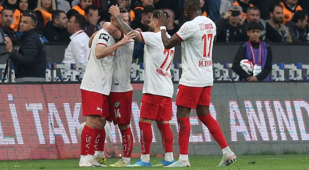 آخر فريق صعد إلى الدوري الممتاز هو تشوروم إف كيه